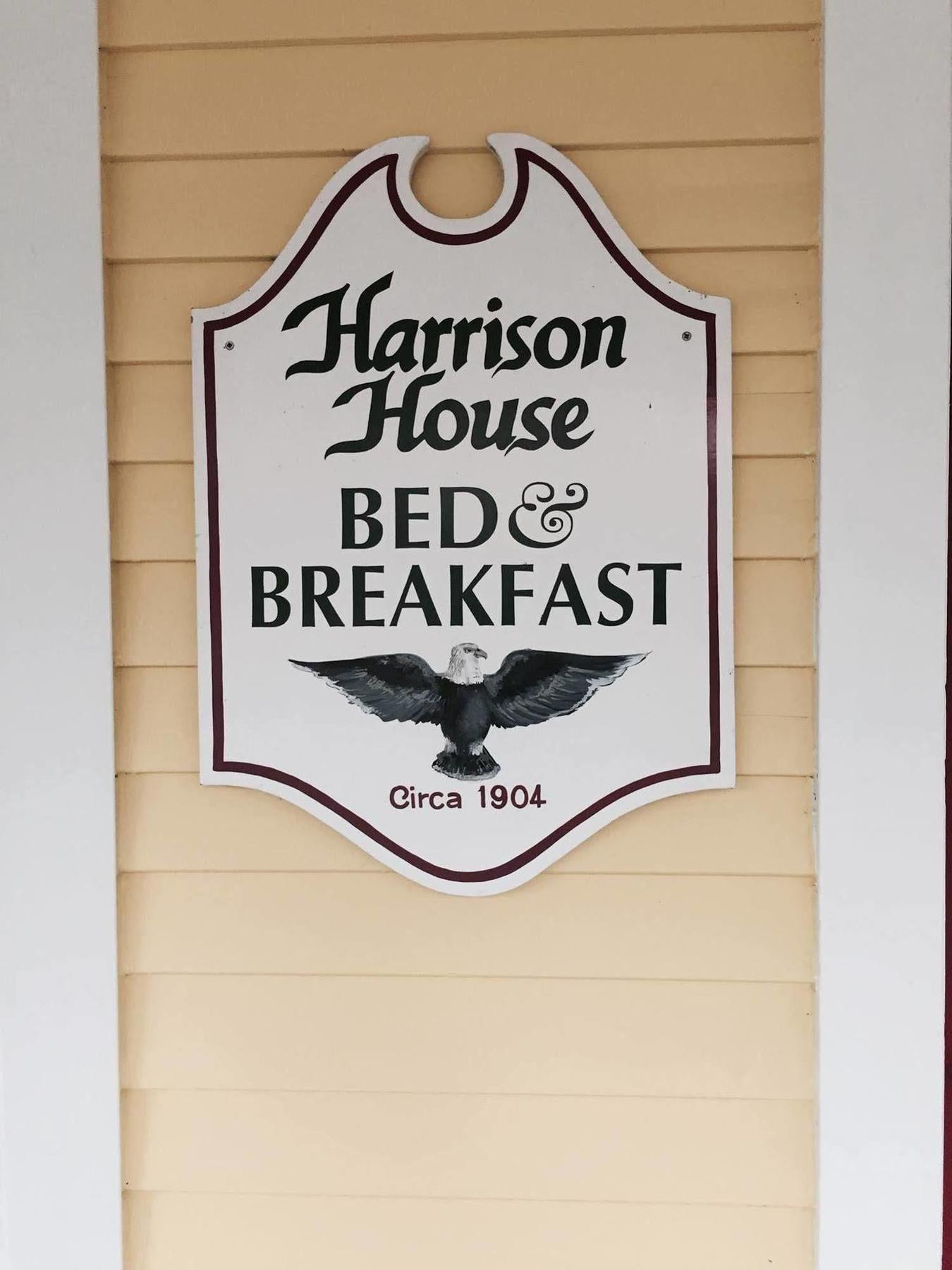 Harrison House Bed & Breakfast Нейпървил Екстериор снимка