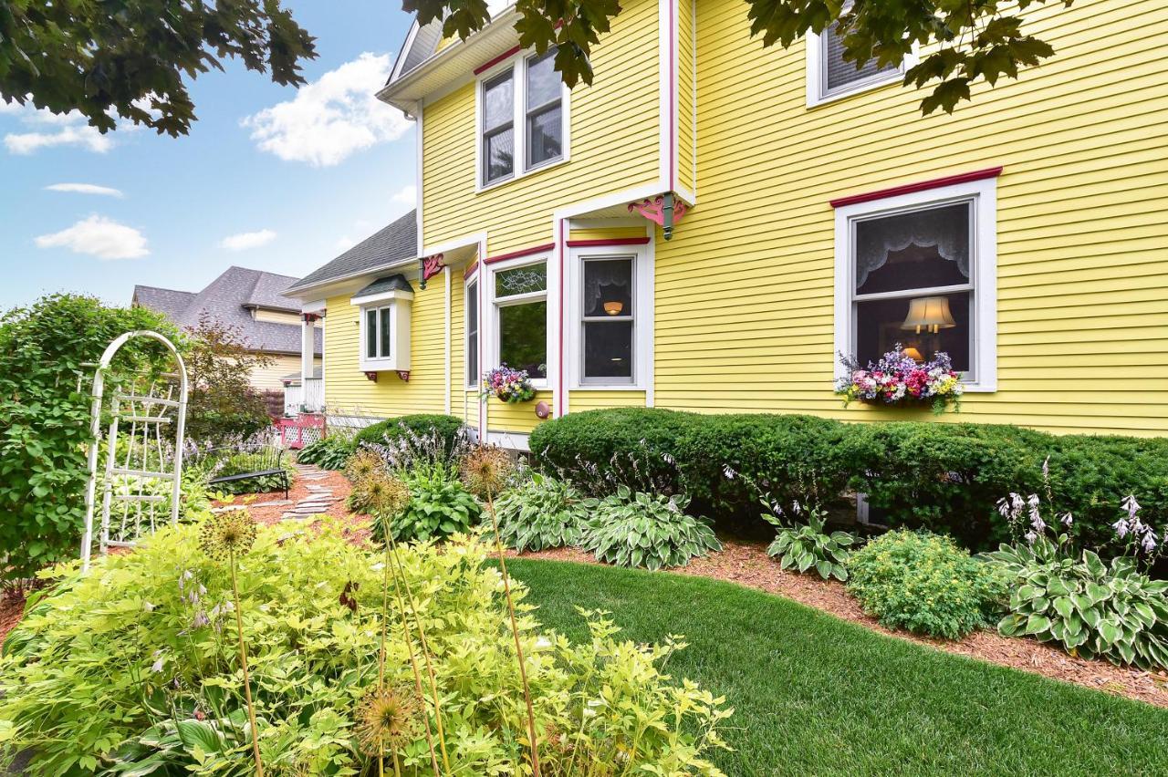 Harrison House Bed & Breakfast Нейпървил Екстериор снимка