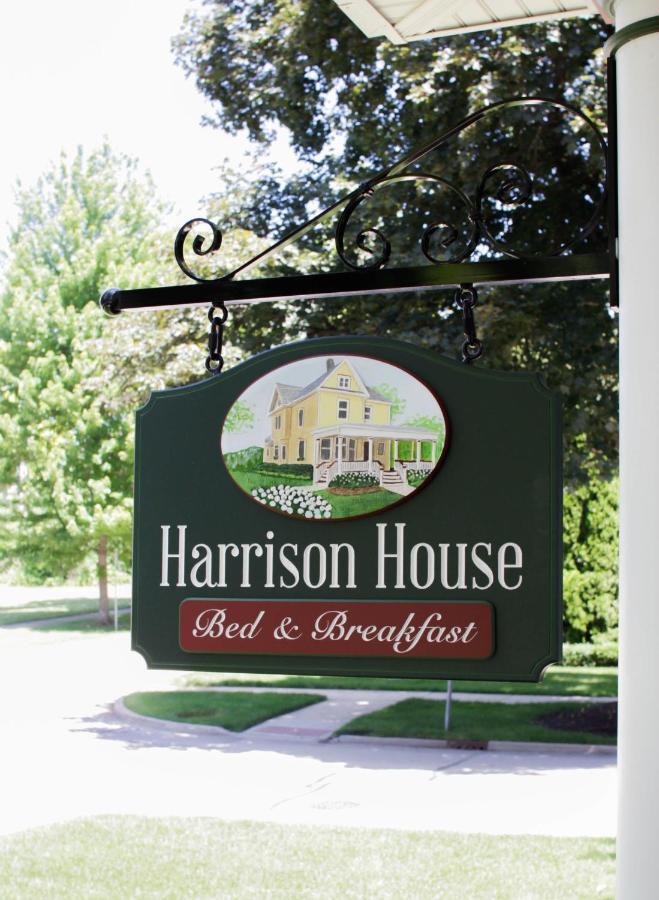 Harrison House Bed & Breakfast Нейпървил Екстериор снимка